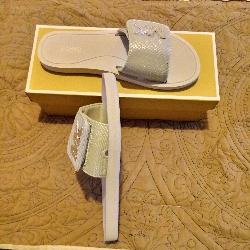 Michael Kors MK Slides Sandals - Picture 7 of 10